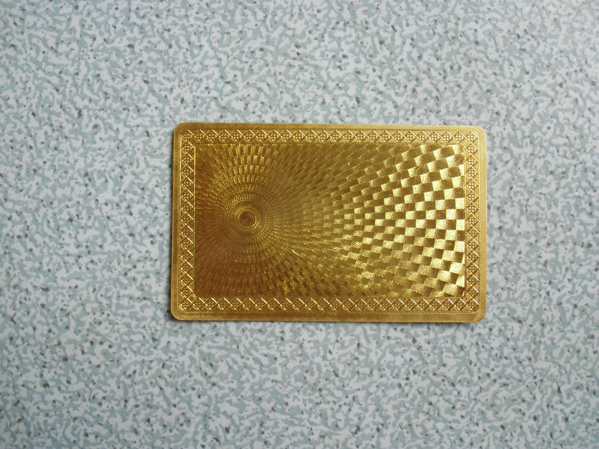 商务优选一张特别的名片或许会给你带来意外收获的仿金箔名片