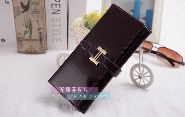 广州钱包批发真皮皮具 一件代发 新款牛皮女士长款钱夹鳄鱼纹h扣
