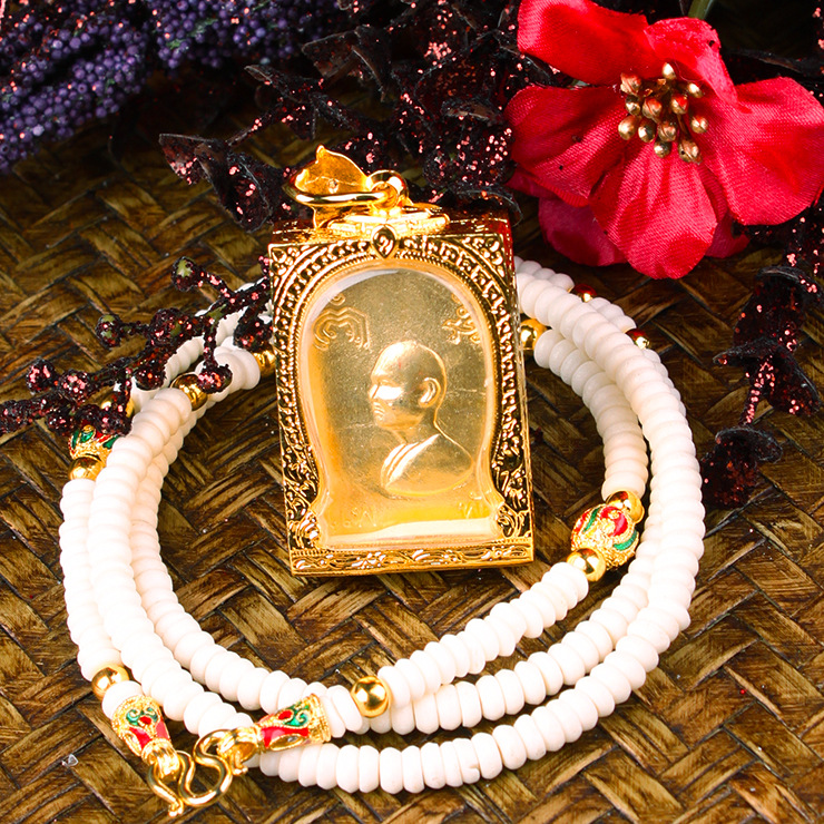 泰国龙婆本大师开光佛牌 崇迪-本尊 中大模 助事业 29号批发