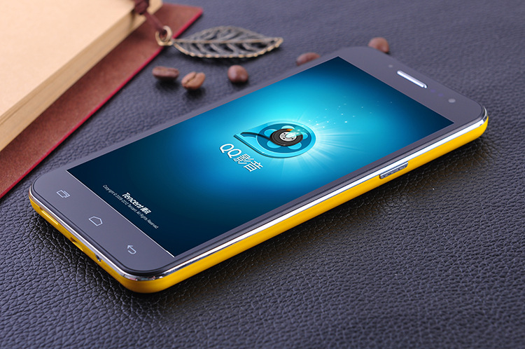 正品行货四核 800万像素 安卓4.1 大显e8000 5.