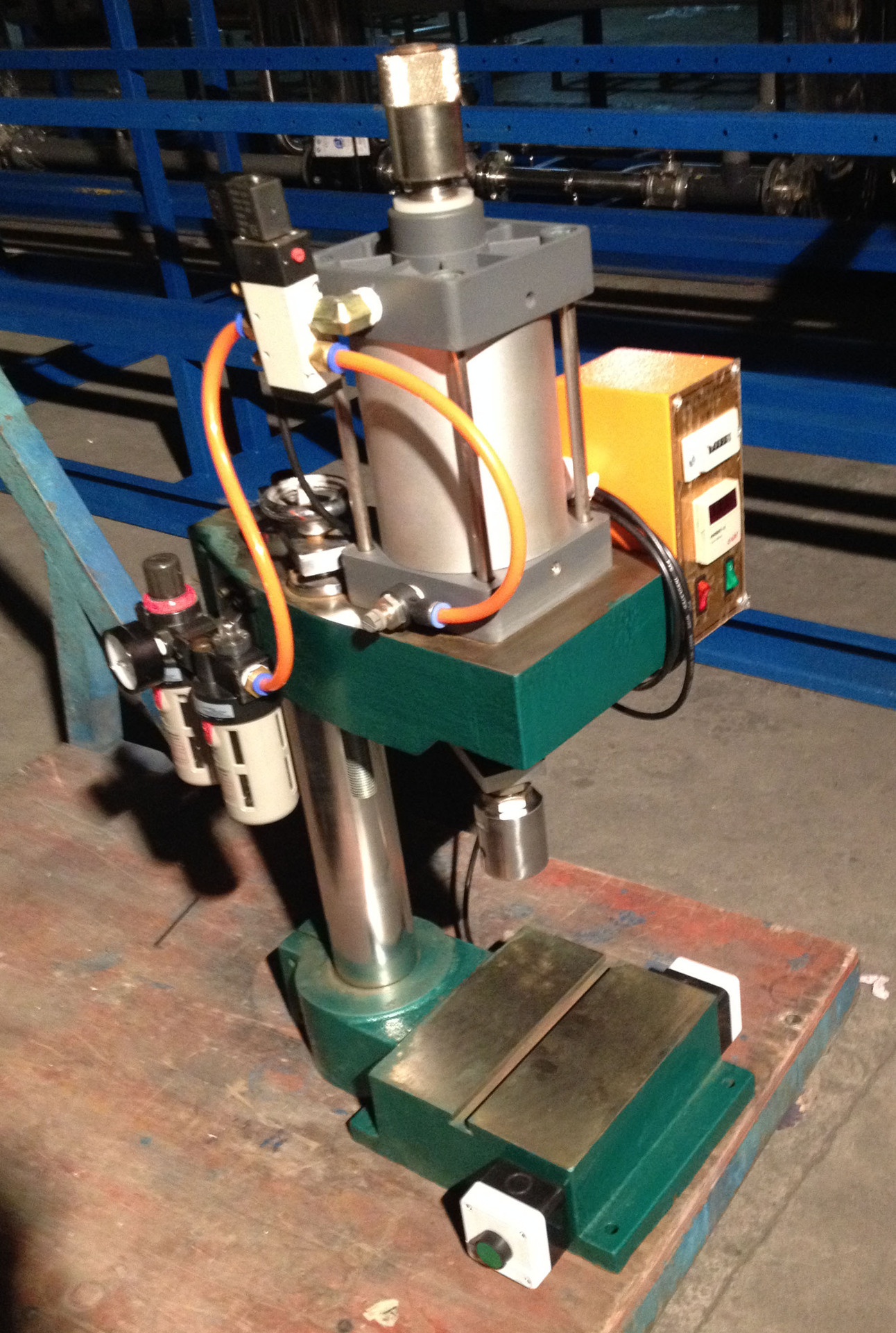 &nbsp; &nbsp; 气压冲床东莞销售热线:13560810757&nbsp;深圳销售热线