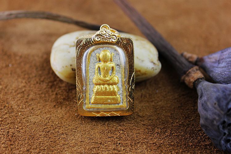 瓦拉康2556纪念亚赞多版金面大耳崇迪 粉底 小模 泰国佛牌批发