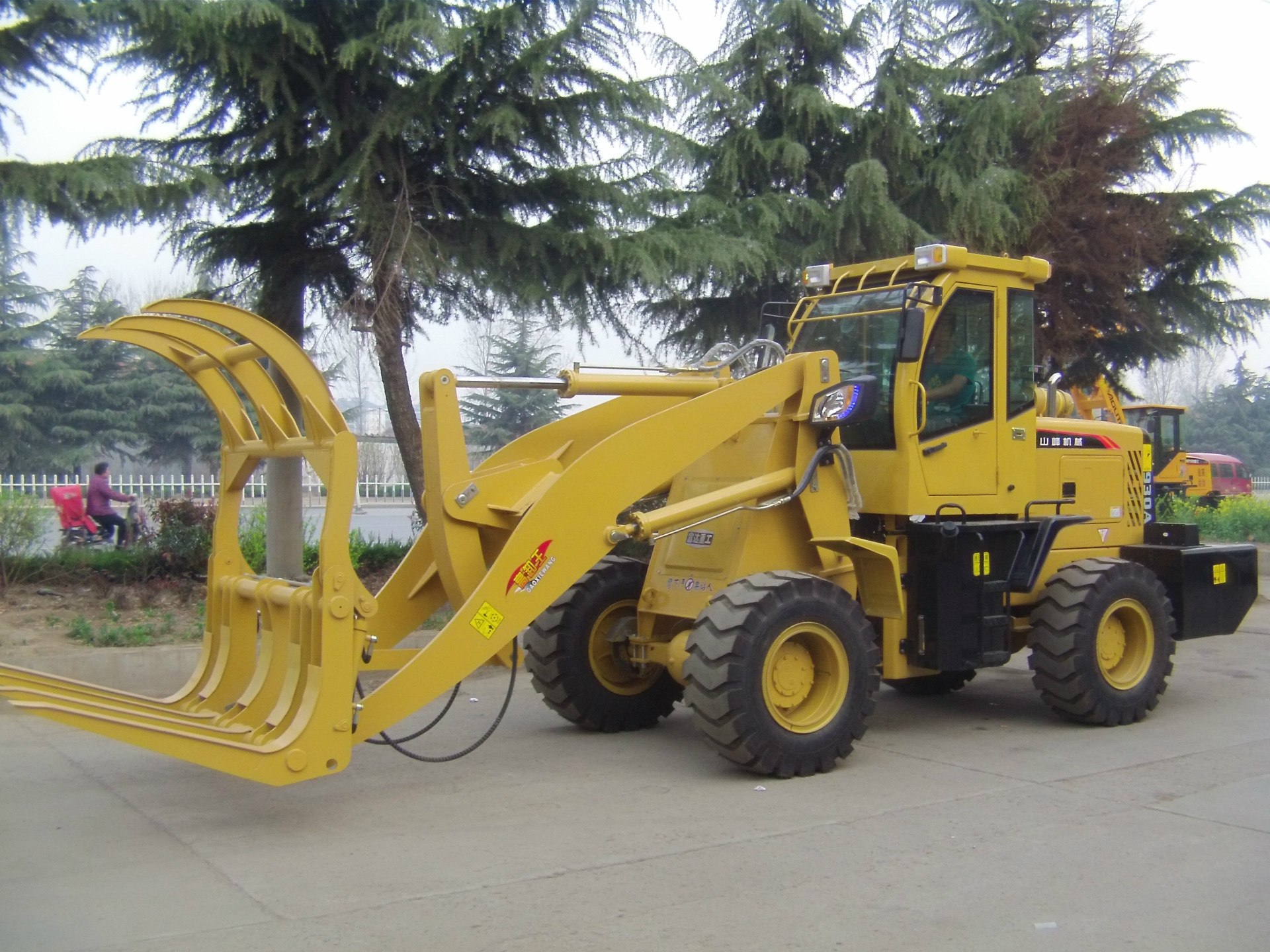 装载机/铲车 供应全新轮胎式加高臂抓木机 长臂抓纸机 新款抓钢机抓木