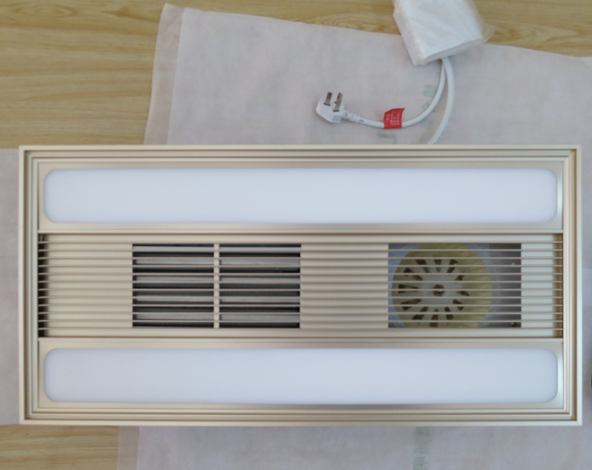 集成吊顶超导浴霸 土豪金中超导风暖浴霸 取暖照明换气 厂家批发图片