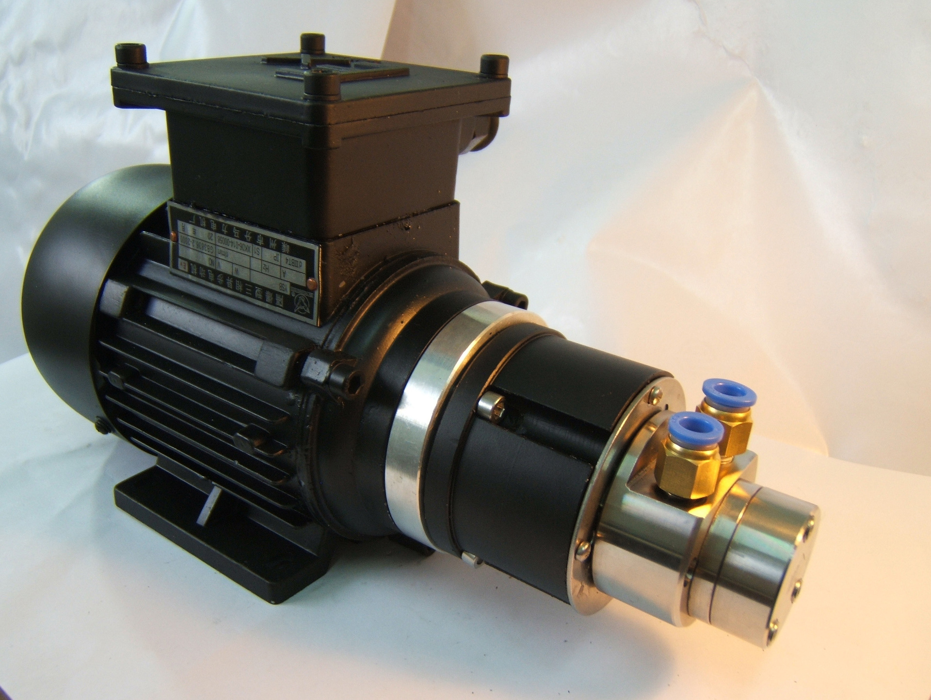 厂家供应 2014微型不锈钢计量微型齿轮泵30系列 24v200w 交流型