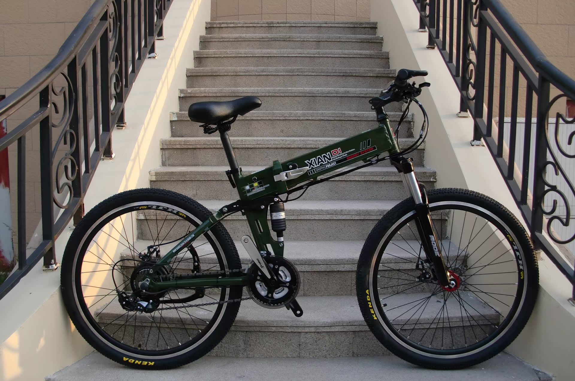 26寸路虎铝合金山地电动自行车 镁合金轮 折叠电动车 山地.