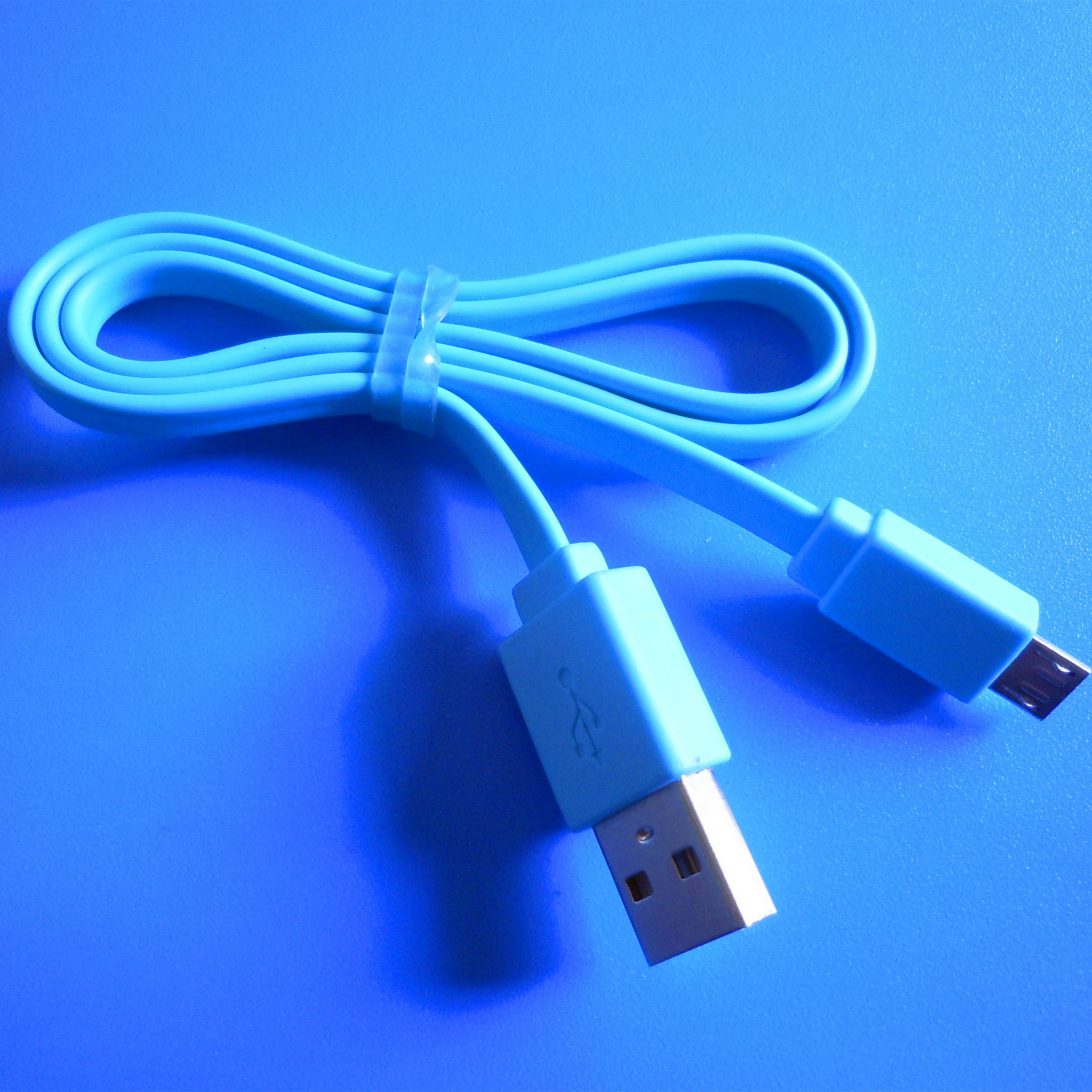 厂家供应彩色数据线 usb转micro v8彩色充电线 可订做颜色及长度