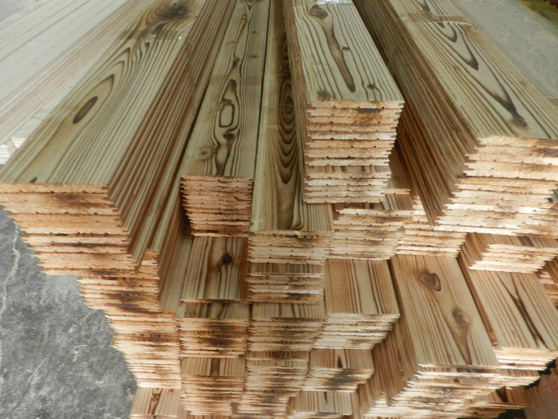 供应 定安县木材刻纹 深度炭化木材 木材做旧处理 拉丝板材图片