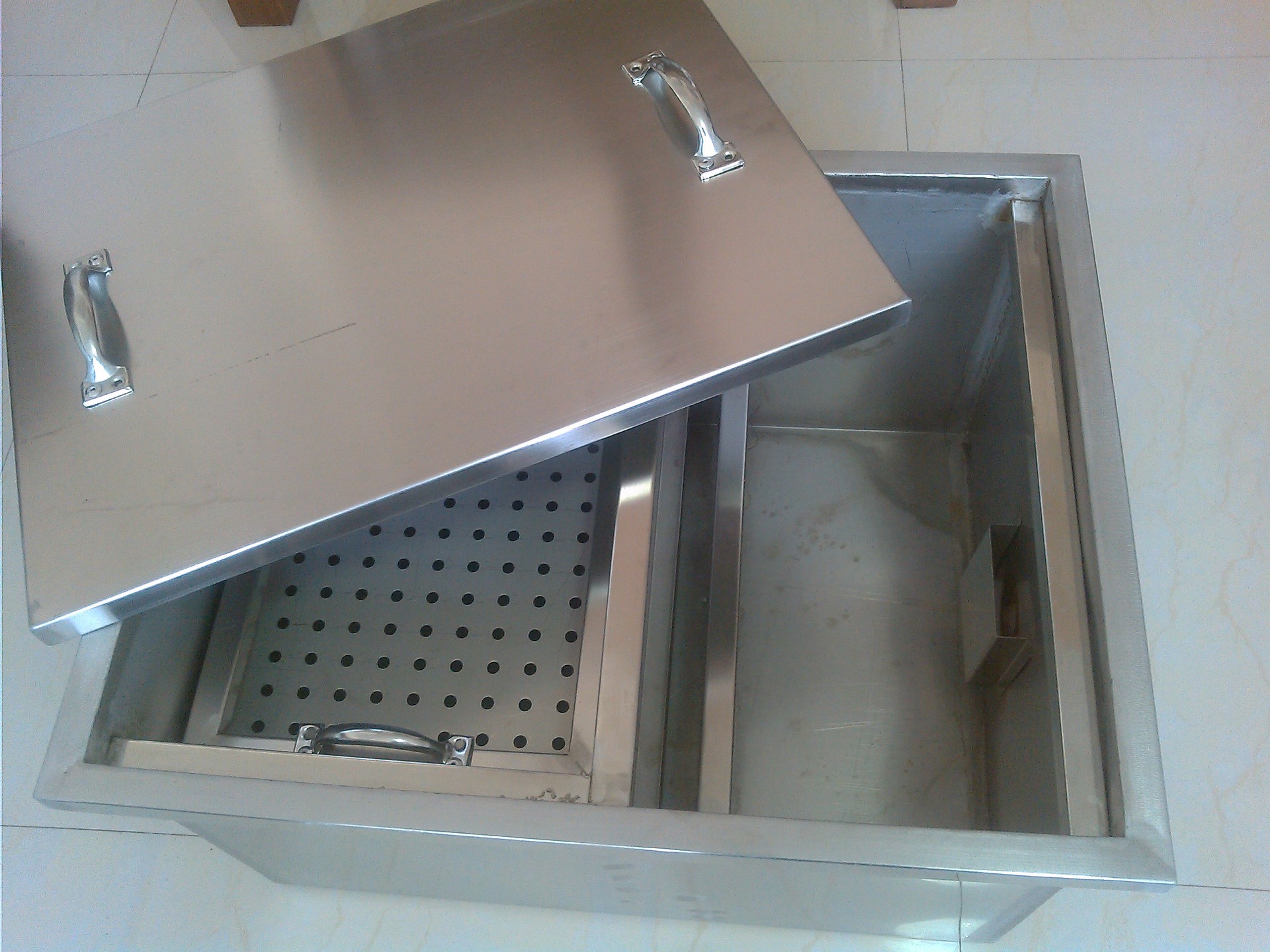 环保要求餐饮业安装的餐馆/食堂/厨房隔油池/油水分离器/正品保障