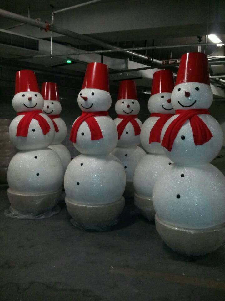 供应生产雪人泡沫雕塑 泡沫雕塑道具场景制作
