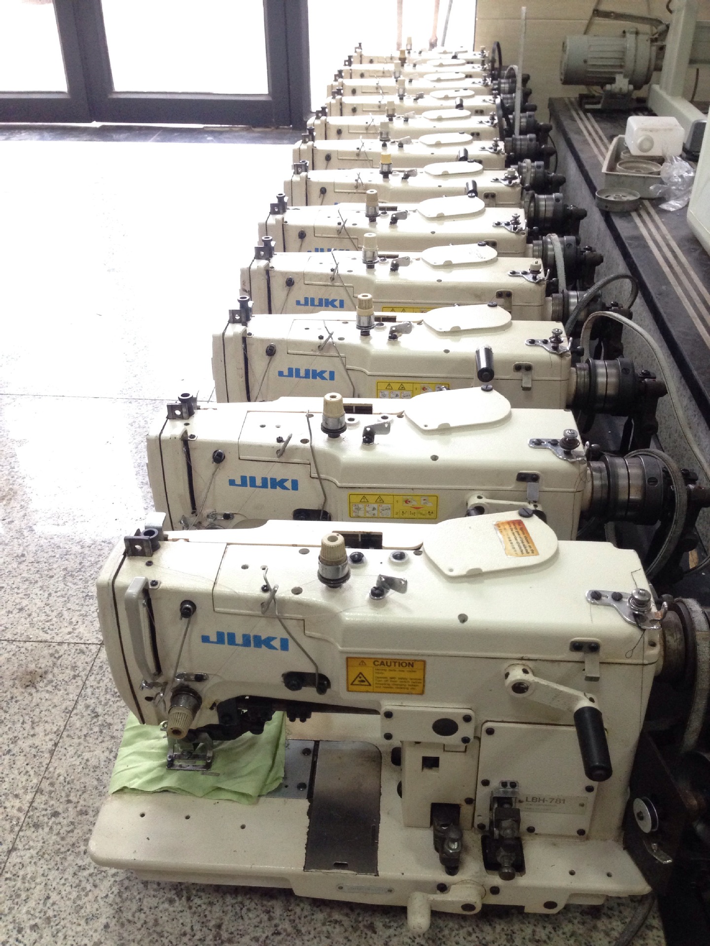 重机781平头锁眼机20台,8-9成新.