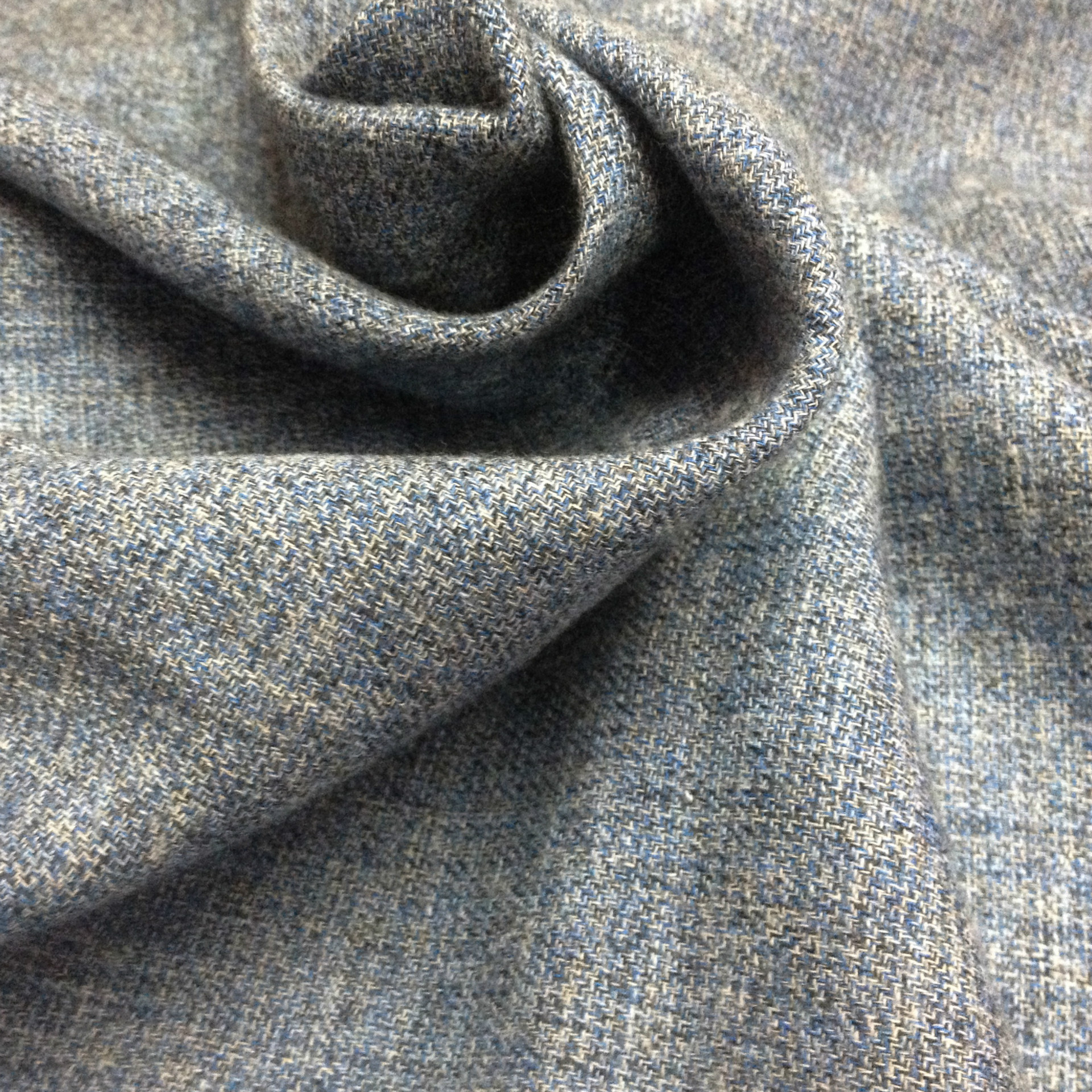 秋冬时装格绒面料 棉毛混纺 西装 衬衫面料 高档价格