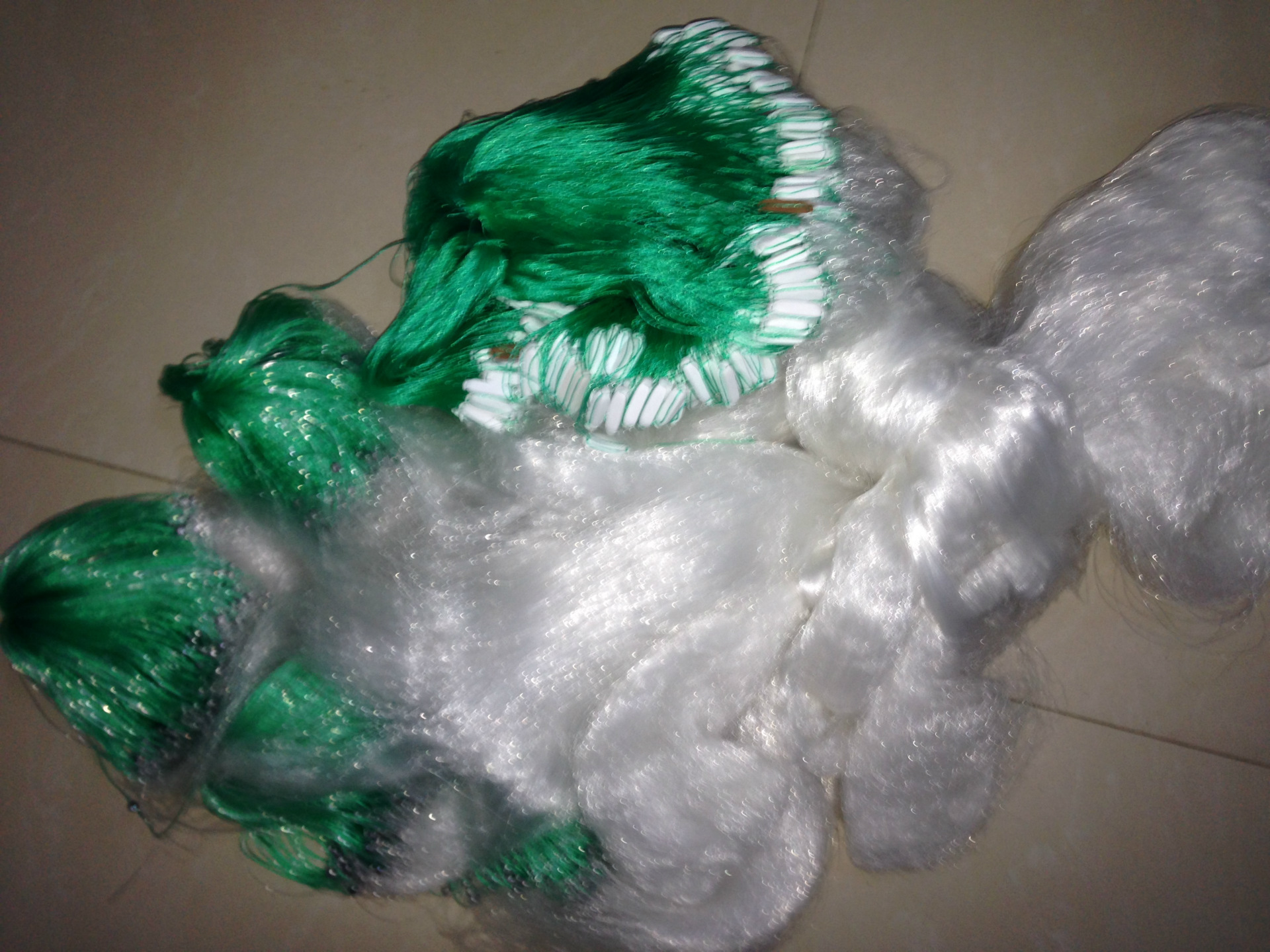 三层渔网10公分5指1.5米高65米长粘渔网圆坠扁坠捕渔网成品网