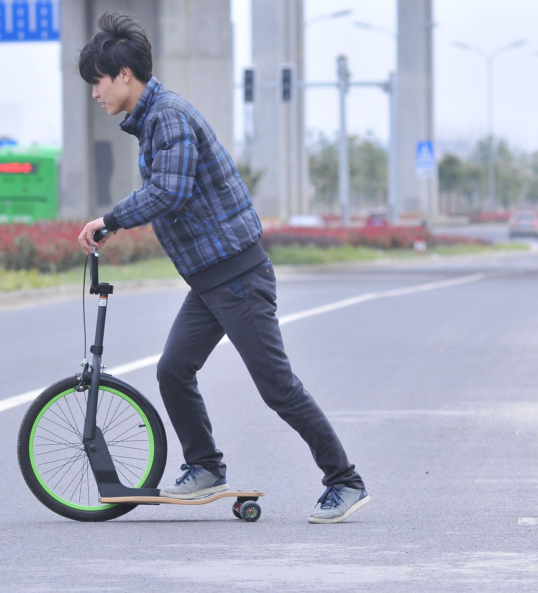 极限滑板车美式三轮成人滑板车越野花样