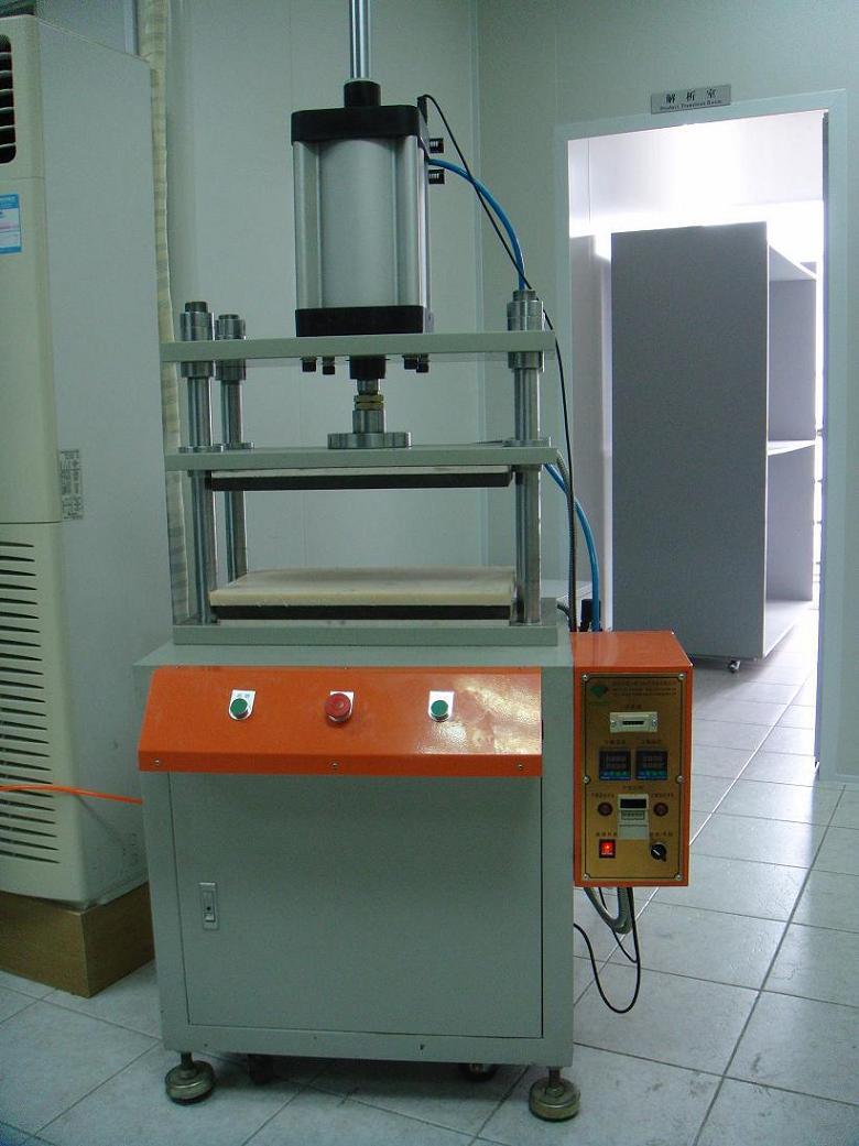 四柱气压机用途