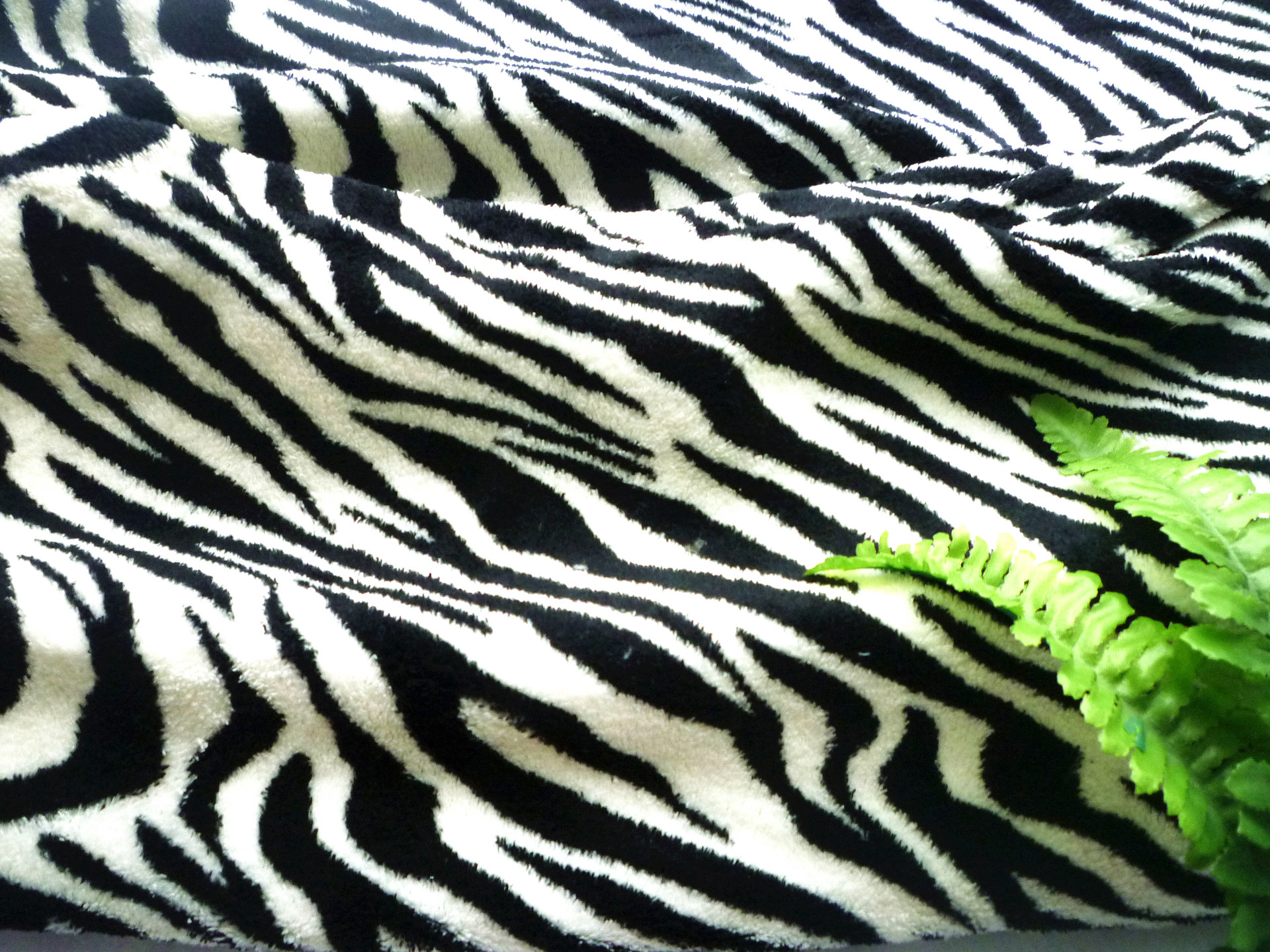 床品法兰绒黑白动物奶牛纹毯子面料