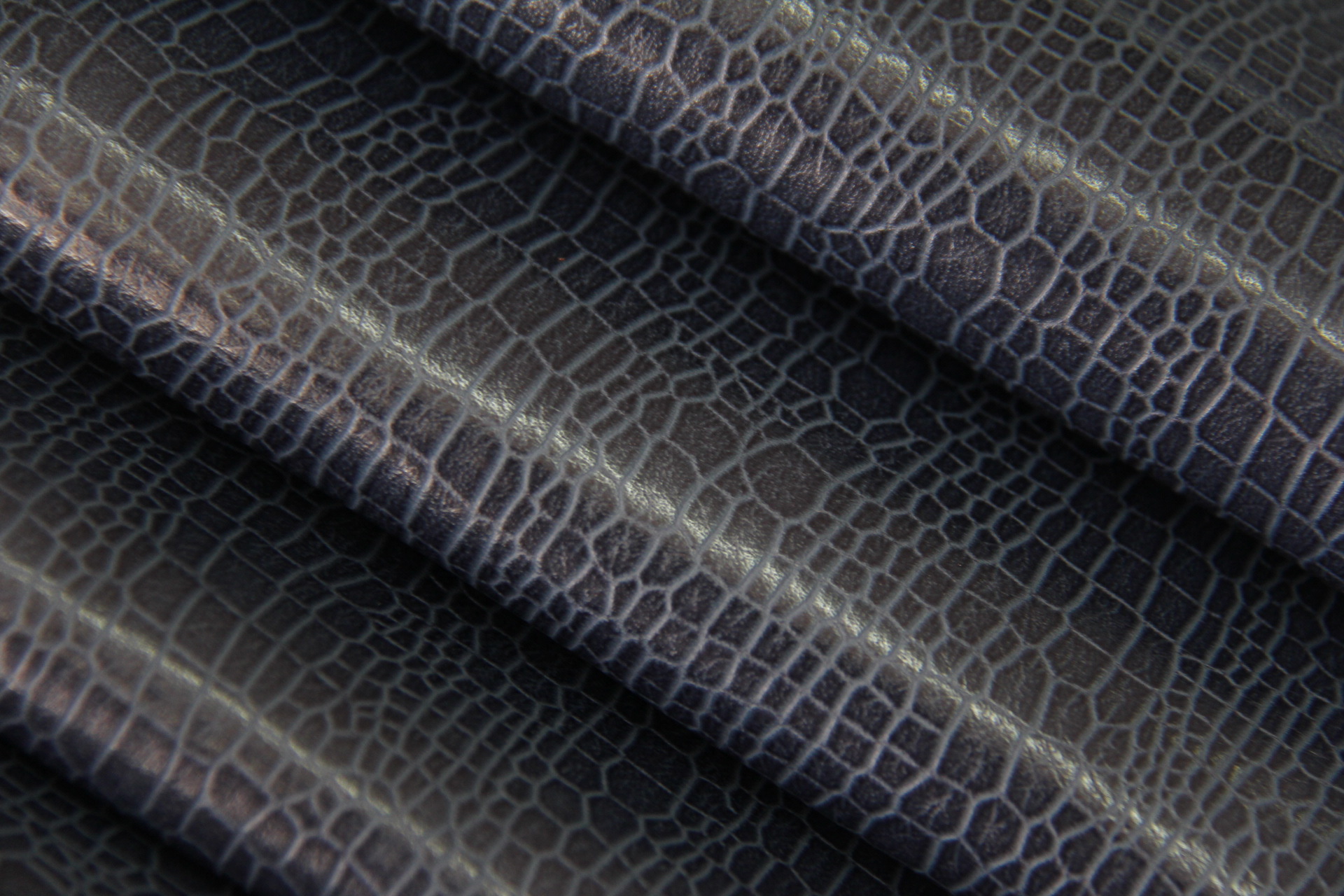 牛皮压鳄鱼纹小石头纹 压花皮革 女包装饰皮革 牛花皮 头层真皮