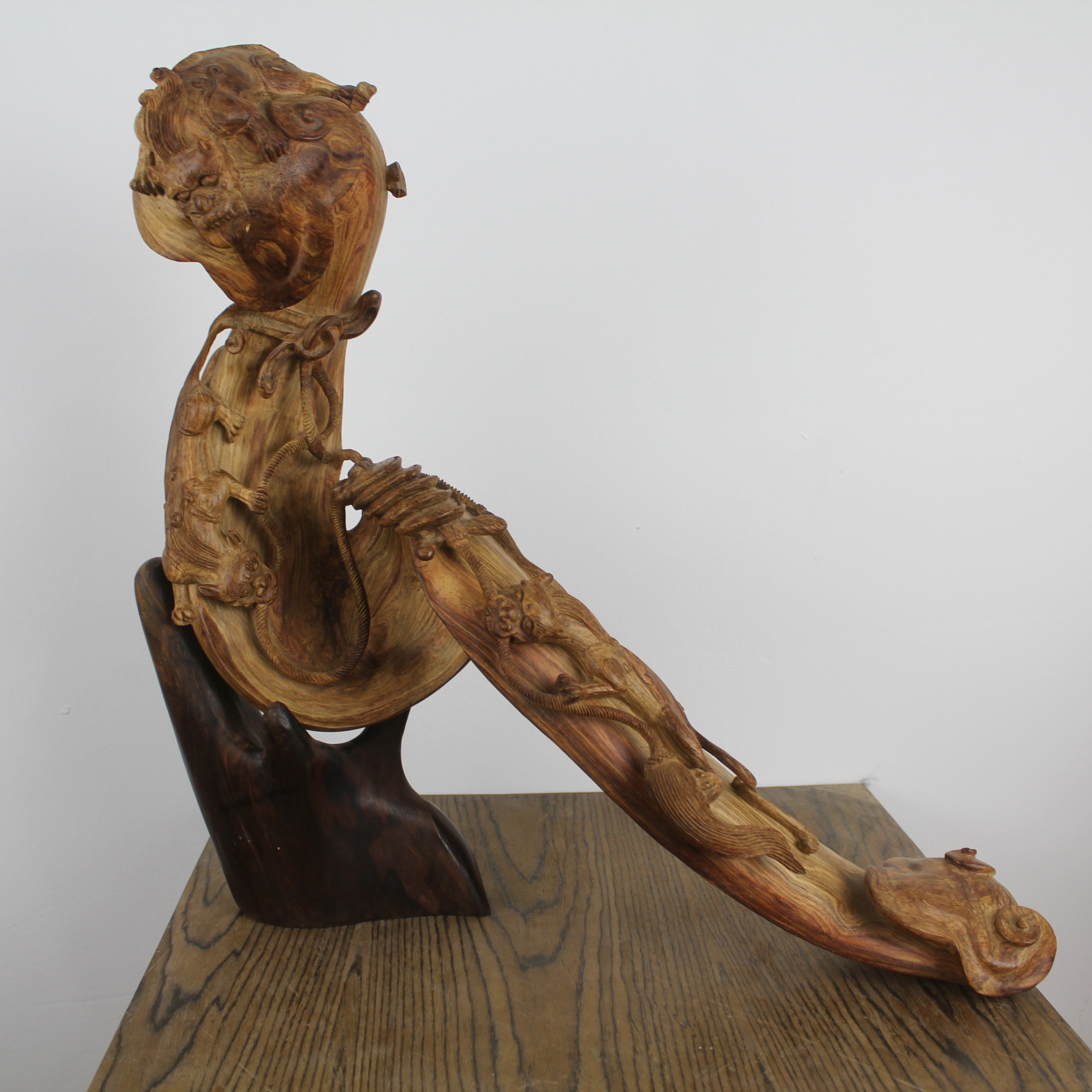 供应越黄貔貅根雕摆件