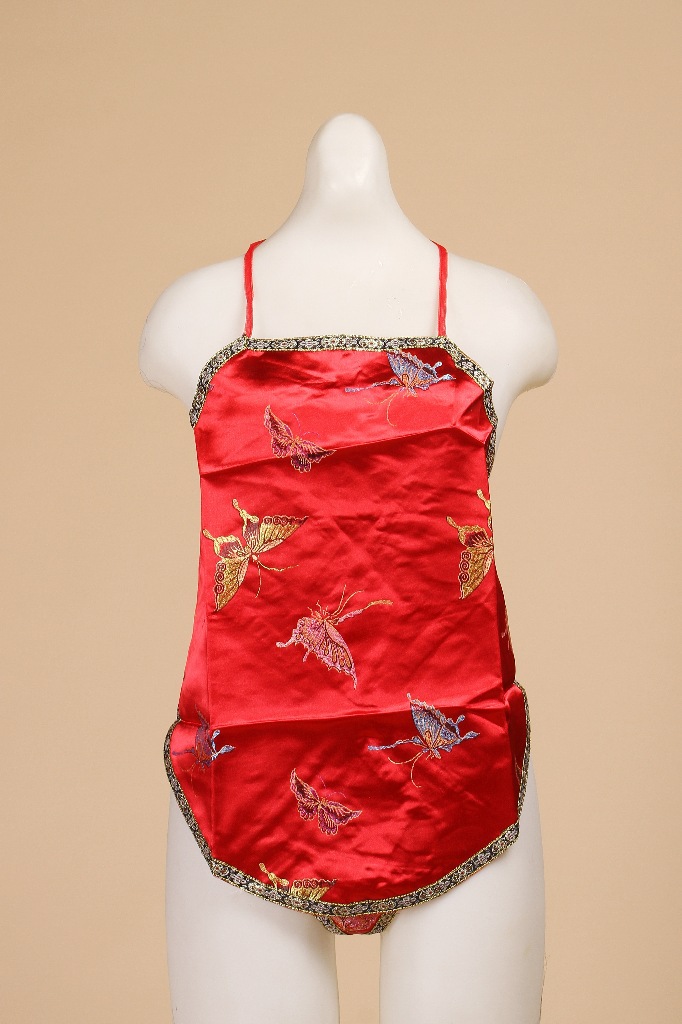 高档肚兜彩绘真丝套装婚庆民族风本命年辟邪红肚兜带丁字裤批发