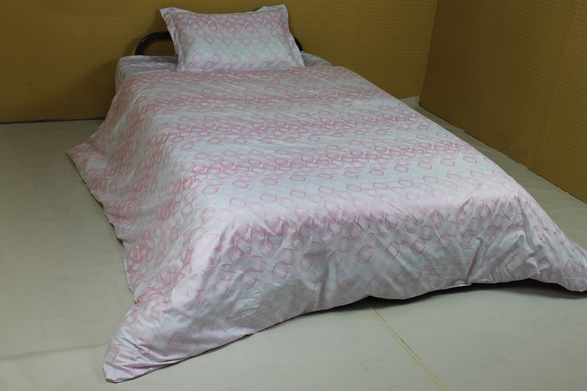 厂家直销淡粉色四件套涤纶 棉 床上用品批发