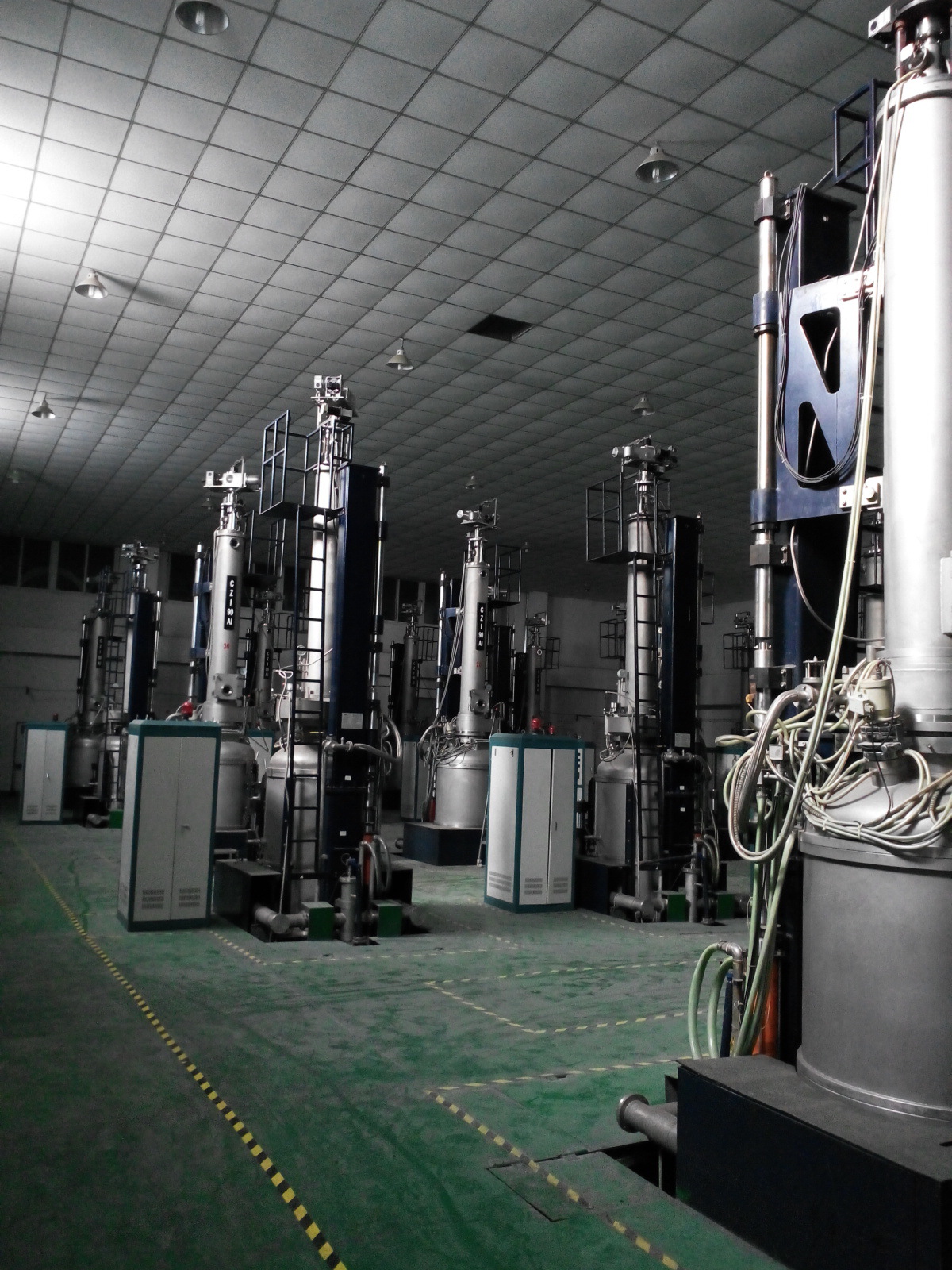 碳化硅长晶炉设备图片