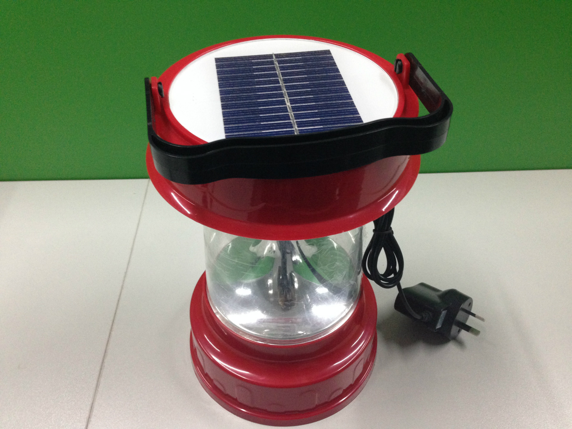 新款太阳能手提灯,新奇特太阳能应急灯,太阳能照明灯特价产品