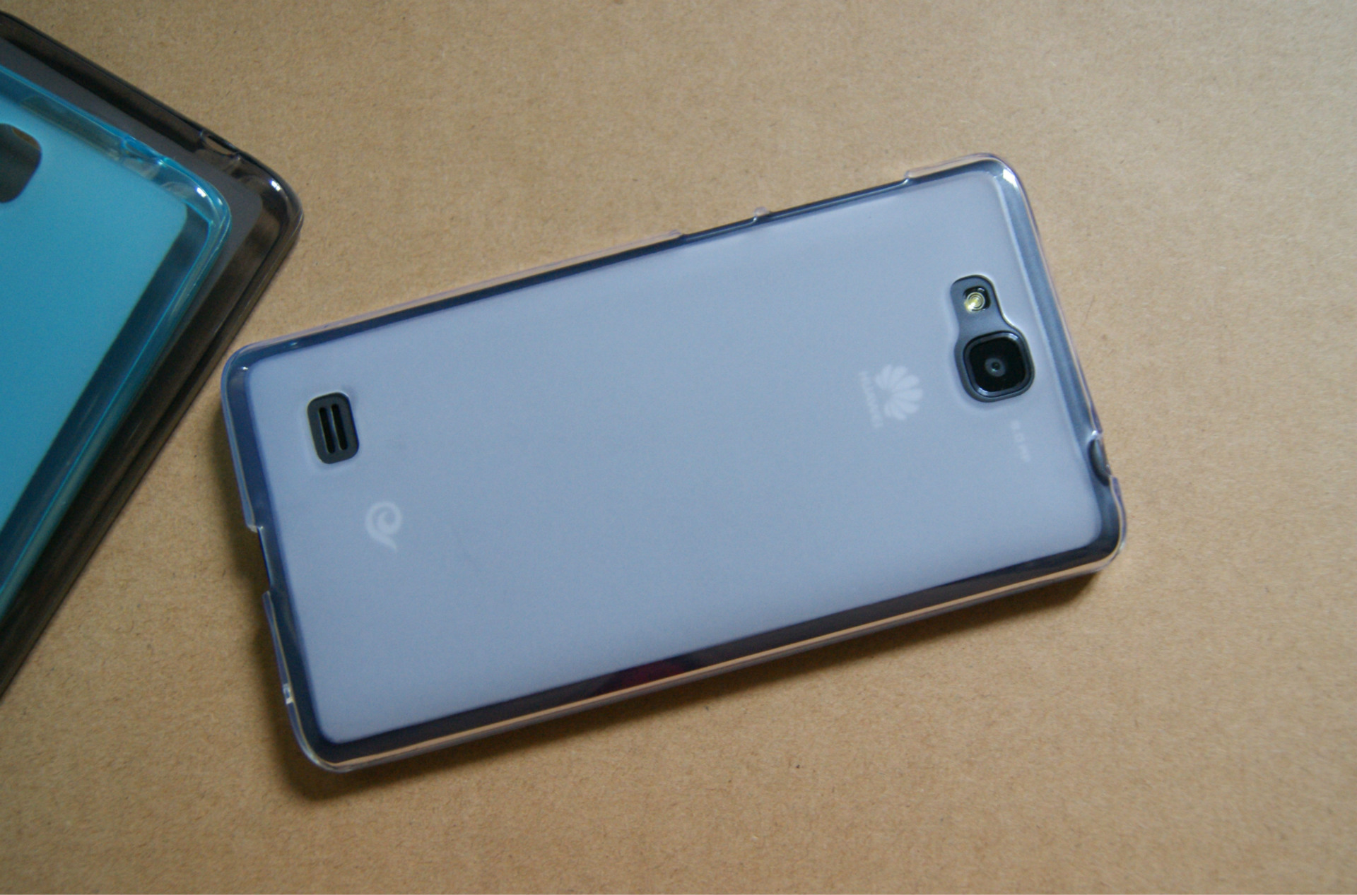 华为c8816手机保护套这款产品由tpu制造,颜色多样,手感好,耐磨,防震