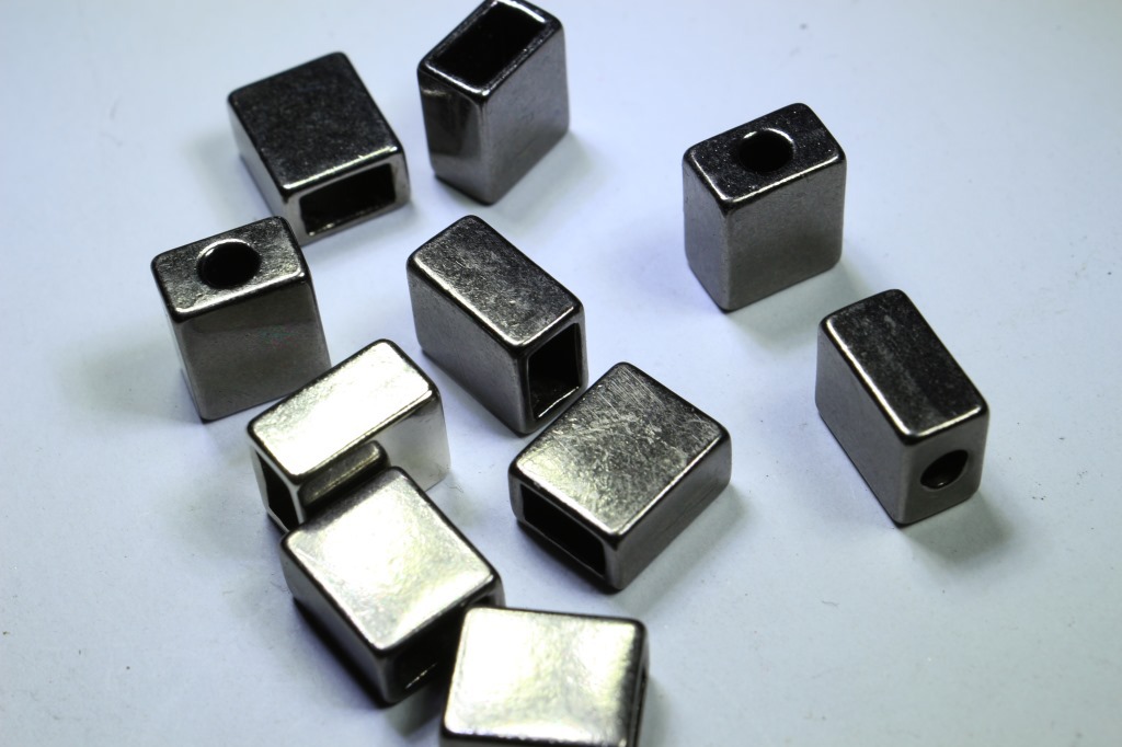 纺织,皮革 纺织辅料 电镀锌   颜色分类:枪色,枪特亮,白色,白特亮