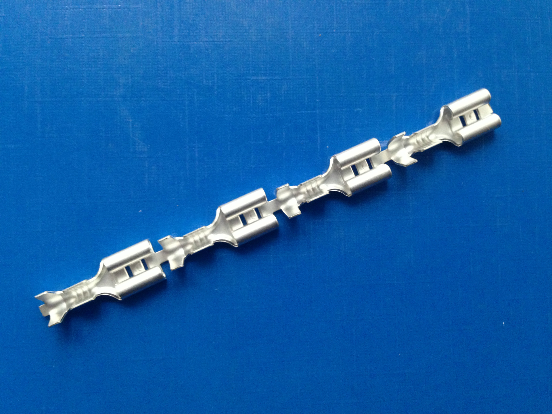 厂家供应6.3直插连带端子