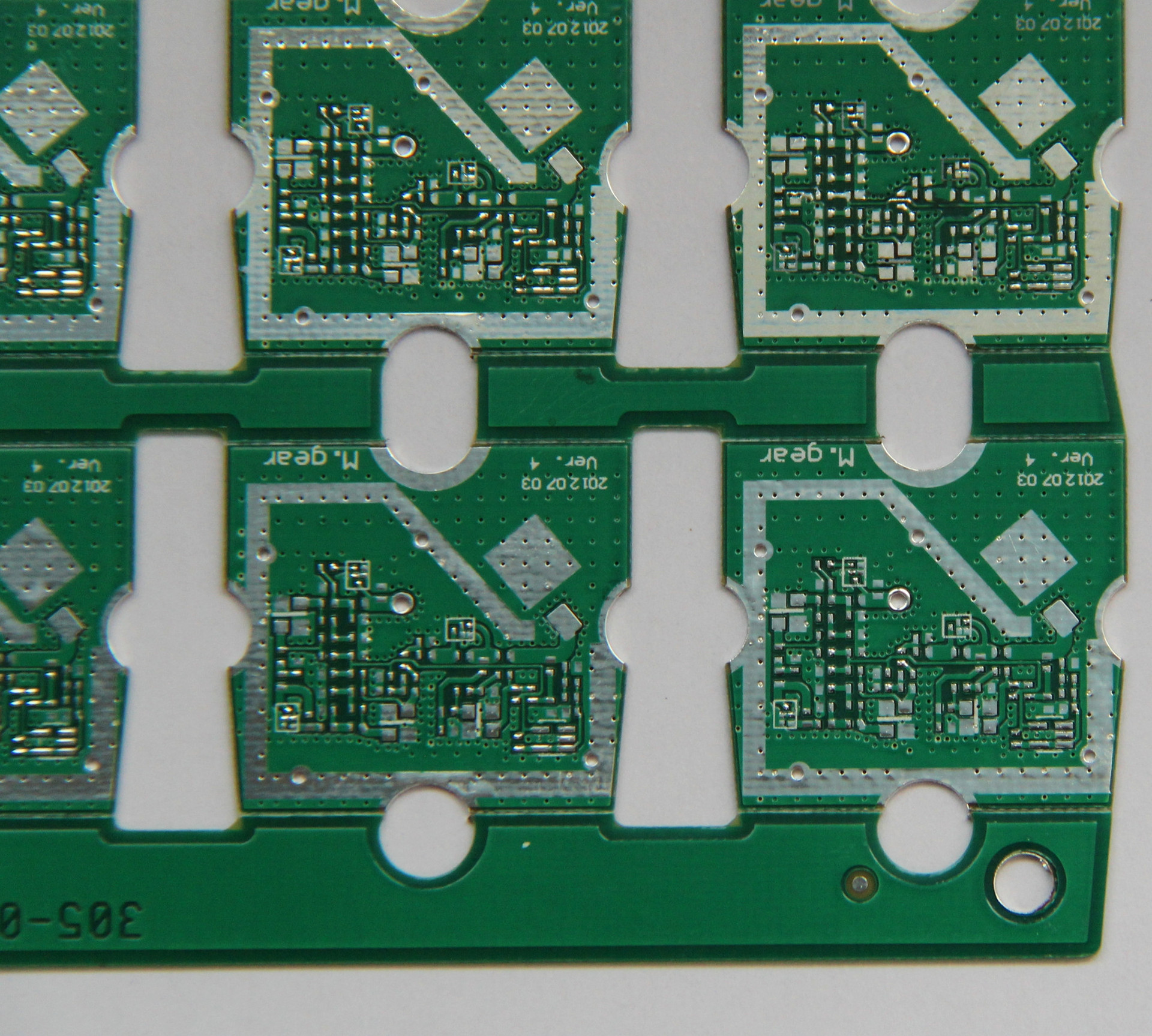 专业单面pcb按资料打样,24小时出货,解决您的燃眉之急!