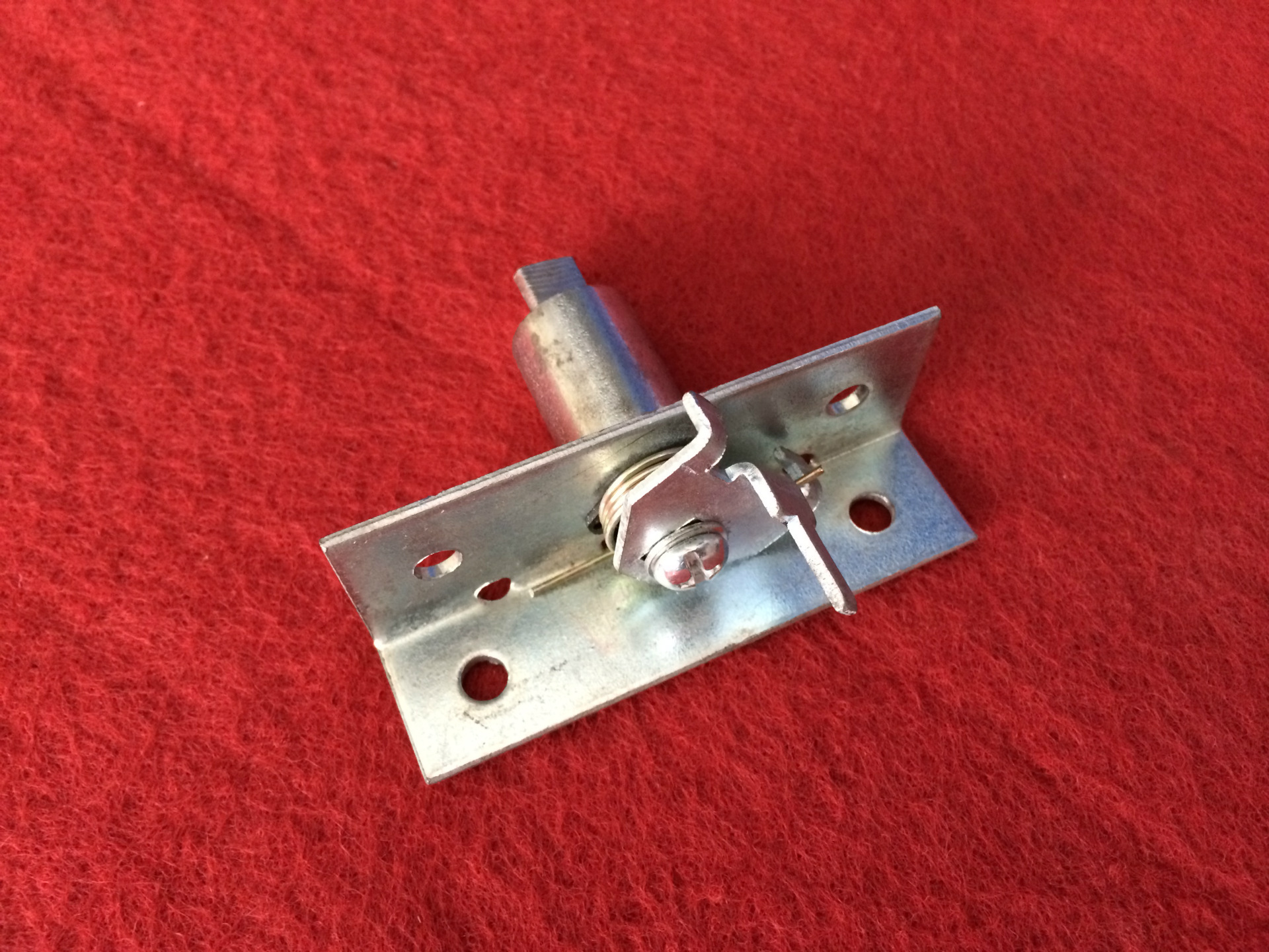 电梯配件蒂森三角锁蒂森电梯配件有现货湖州琦佳