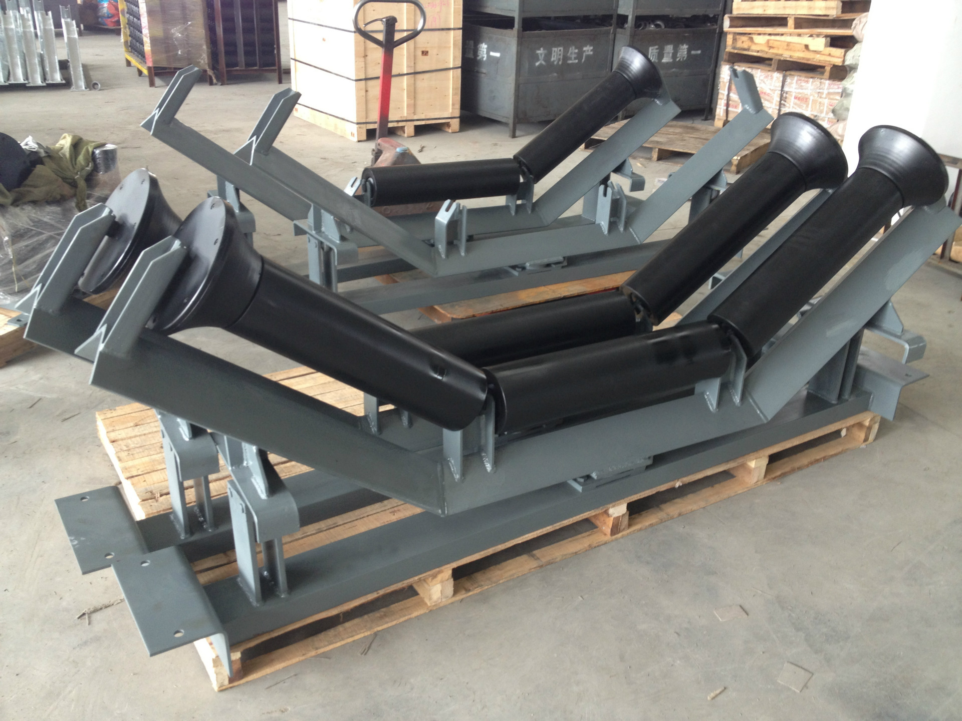 五金,工具 通用五金配件 托辊 广东皮带机配件|摩擦上调心托辊组|找