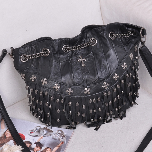 新品 骷髅头铆钉流苏水桶包 克罗心真皮链条单肩斜挎筒包 女士包