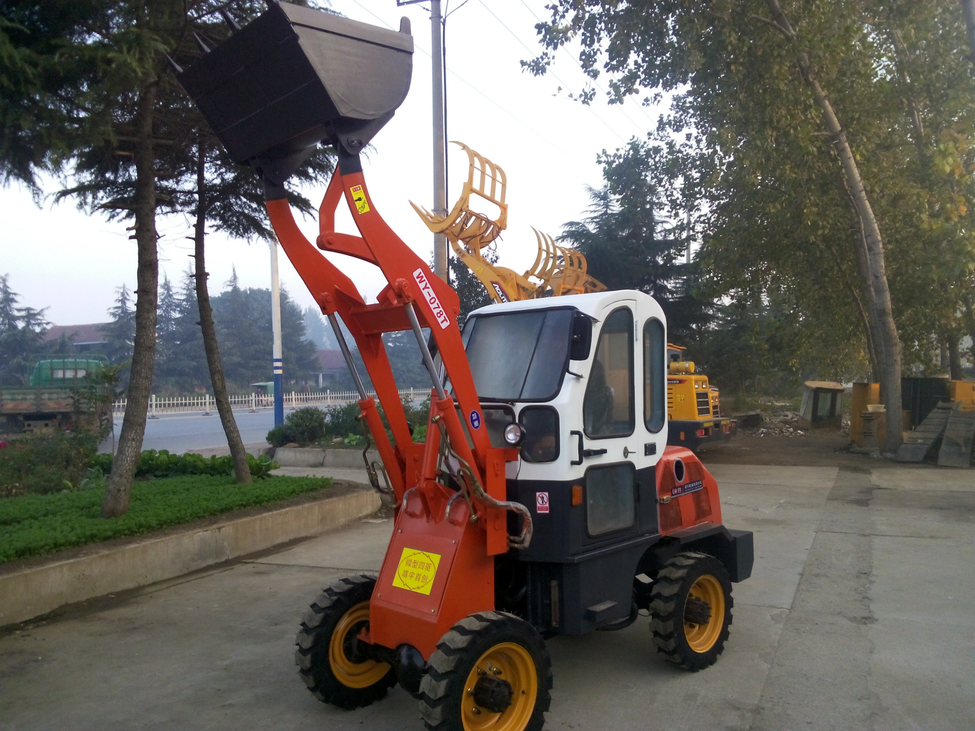 供應農用小鏟車 建築小鏟車 山東小鏟車 小型裝載機 輪胎式小鏟車