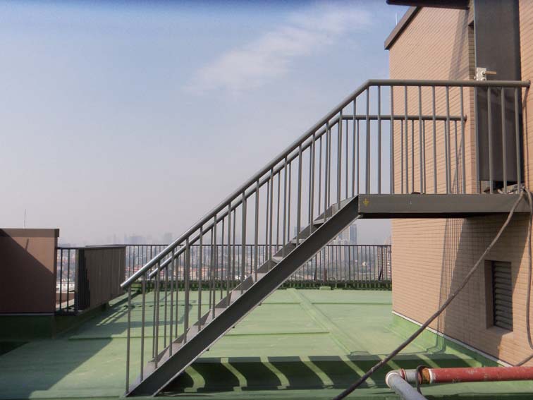 专业设计制作轻钢结构楼梯 家用室外钢结构楼梯