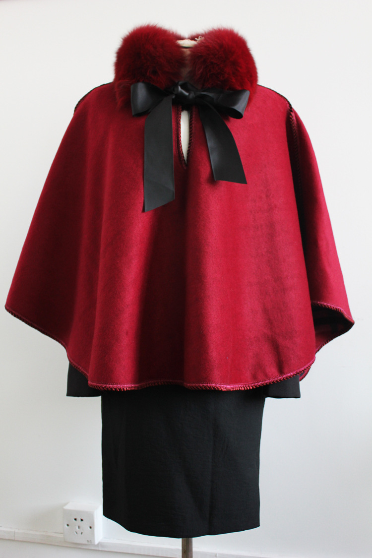 新款斗篷毛呢大衣女装均码牛角扣多功能披风外套女呢大衣厂家直销