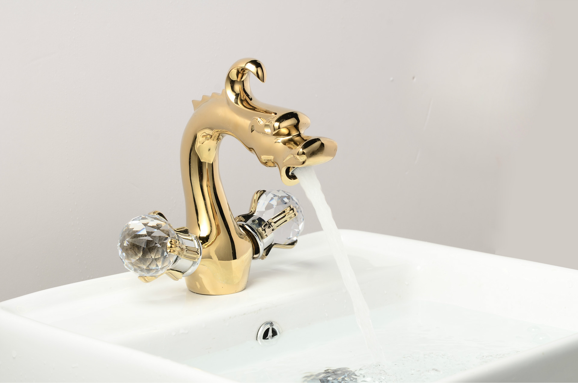 厂家直销真龙产品,面盆水龙头台盆水龙头镀金镀白镀orb各种颜色