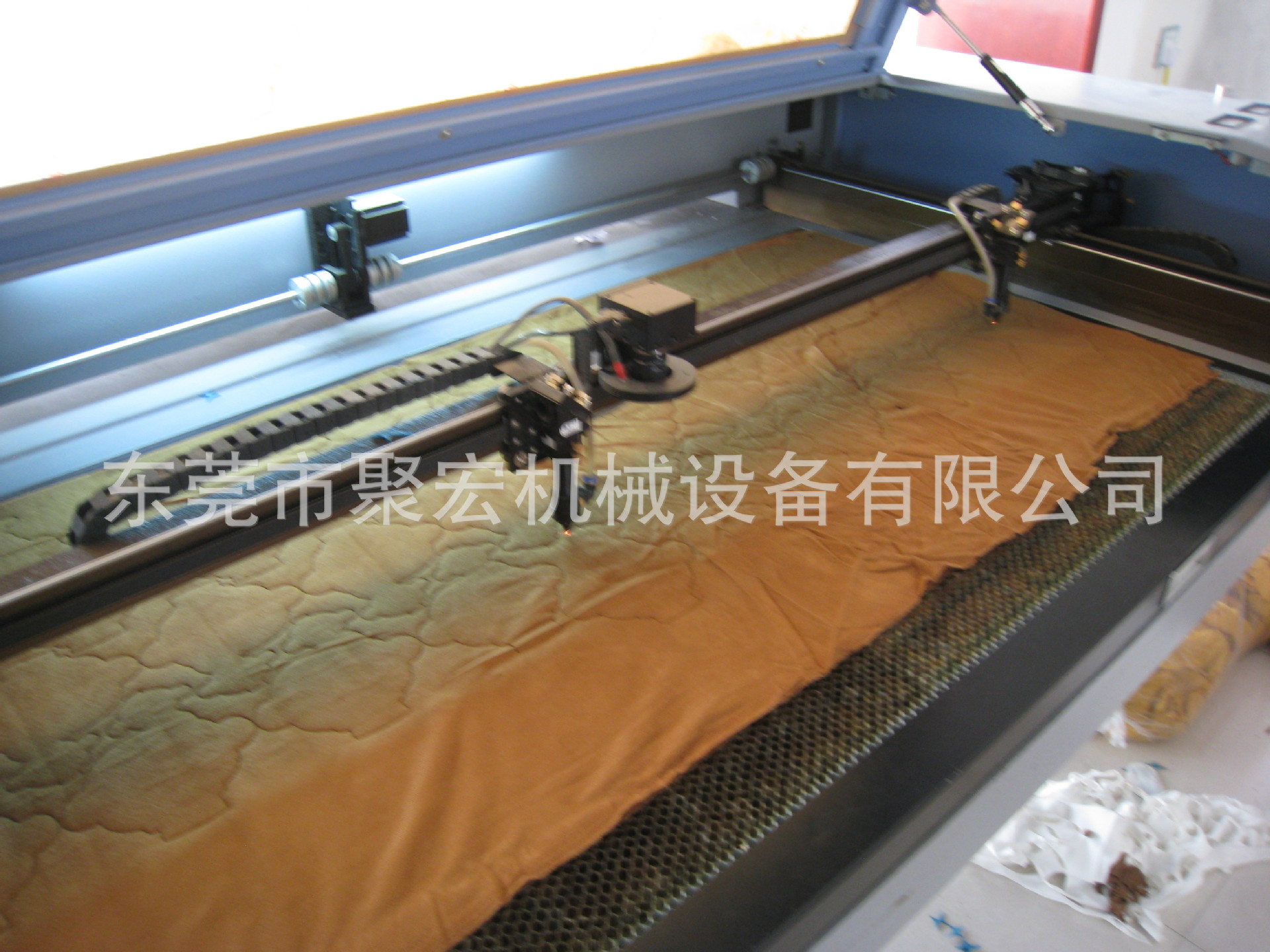 双头摄像头定位切割机  1610定位激光切割机