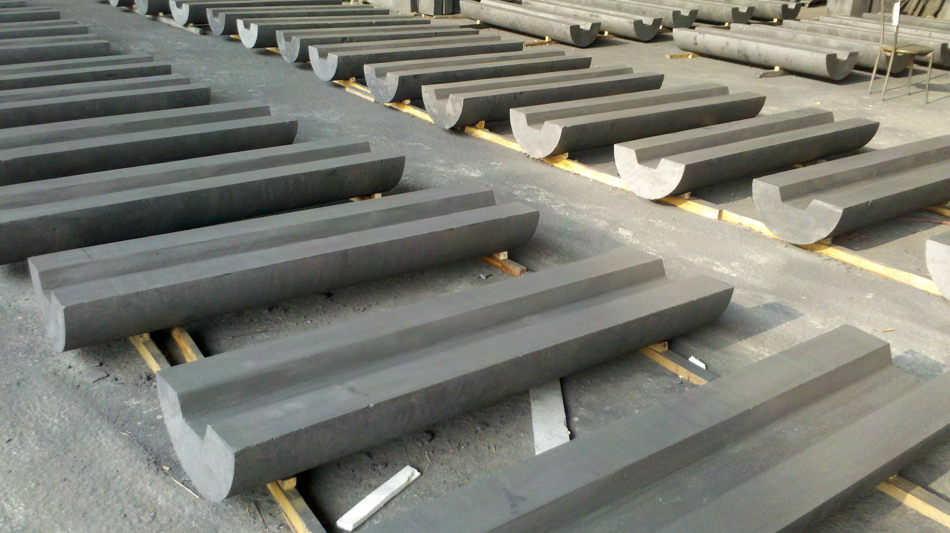 厂家供应 高密度石墨棒电极棒 直径3-20*355-500mm炭精棒