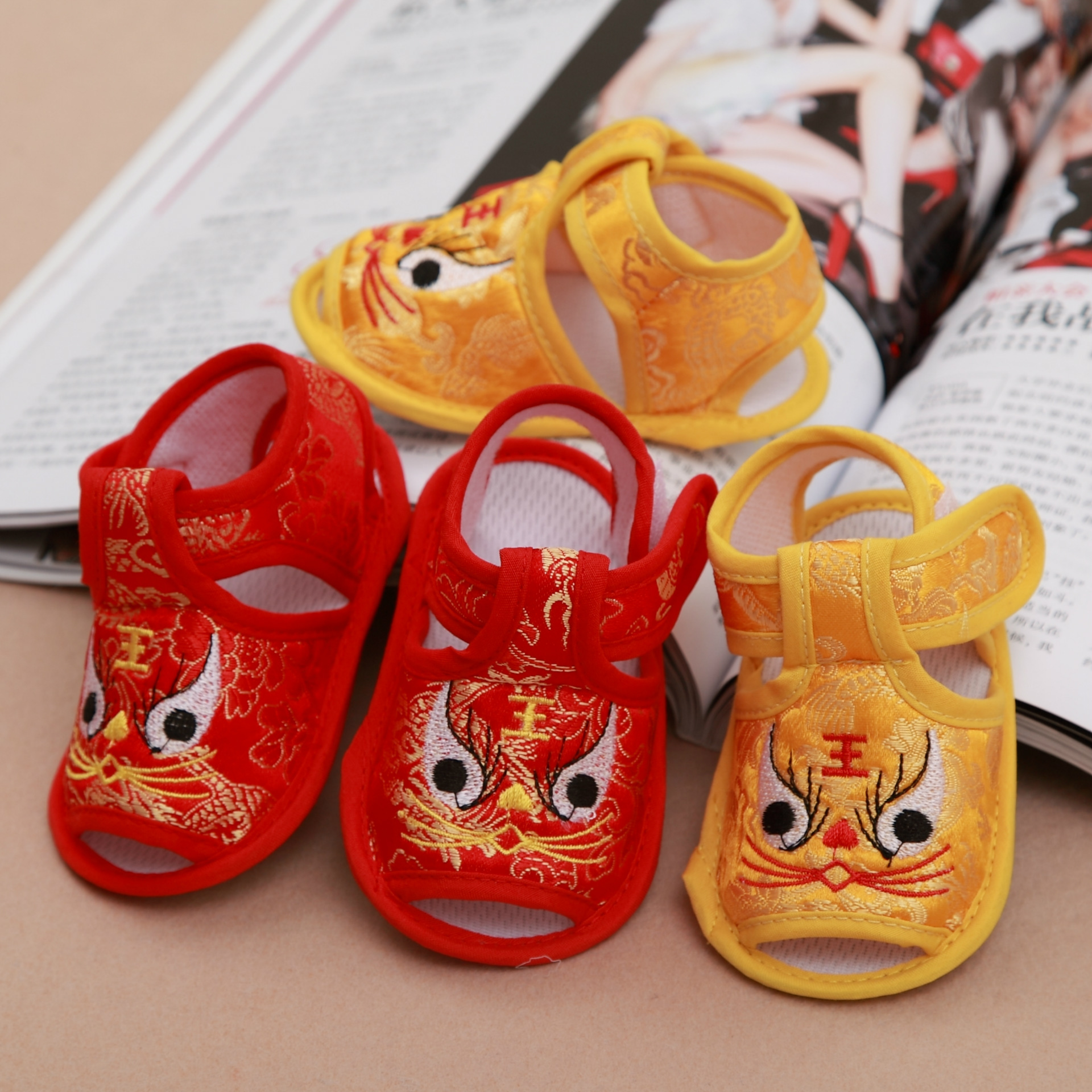 老虎凉鞋 宝宝鞋 防滑学步鞋 点点防滑底鞋 周岁鞋 满月鞋