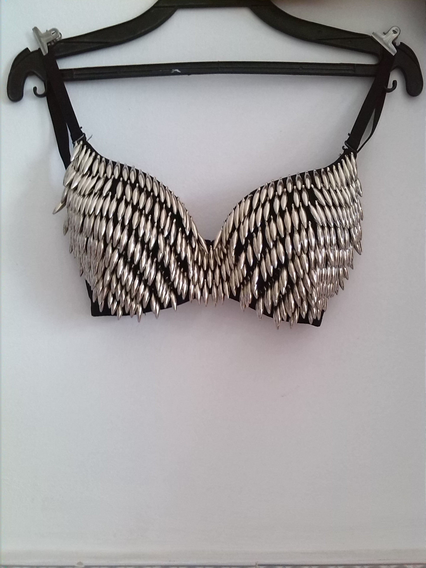 ds演出服 夜店酒吧舞台女歌手领舞铆钉文胸 夜店钉珠演出文胸