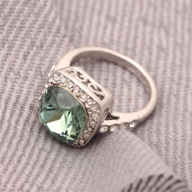 戒指 伊泰莲娜 名称 红苹果绿水晶戒指  货号 11518500020550 材质