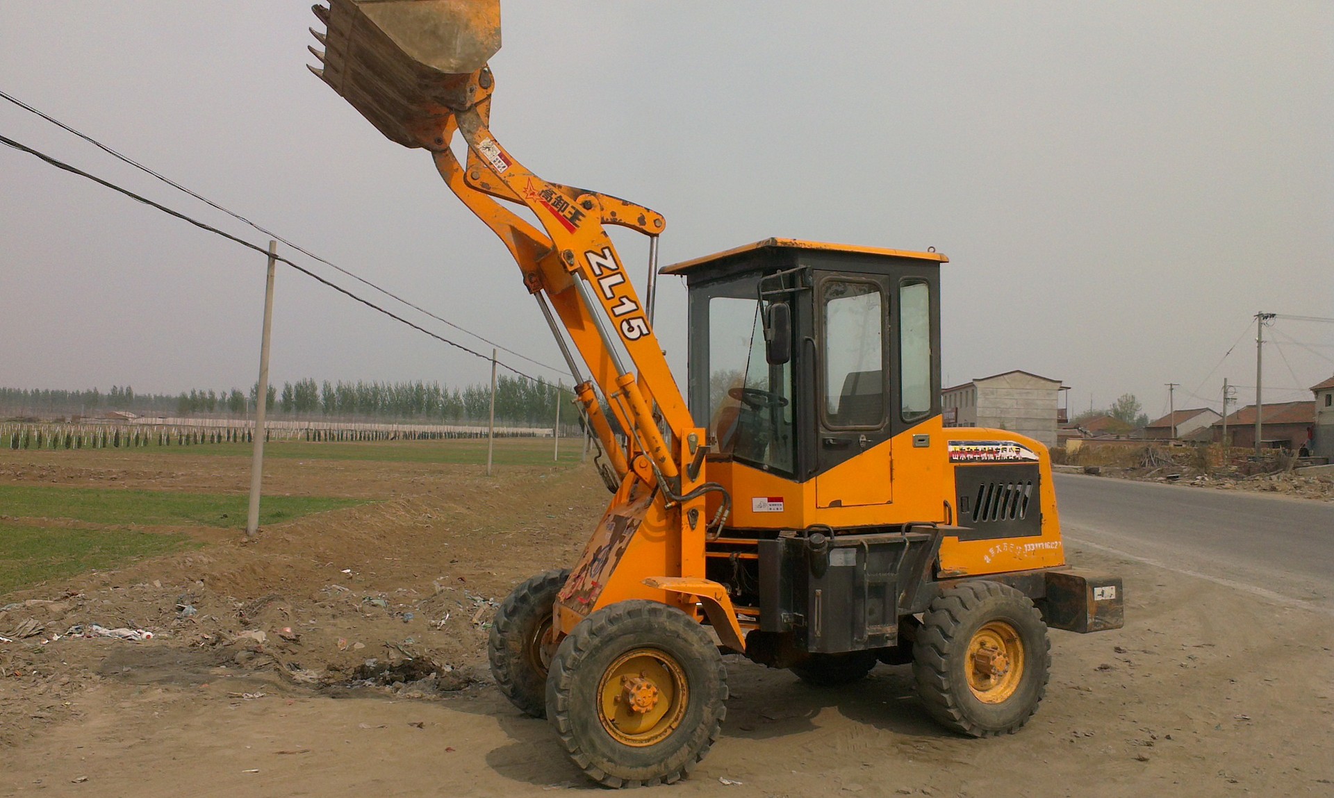 5万,2012年和丰15型小铲车一台,8