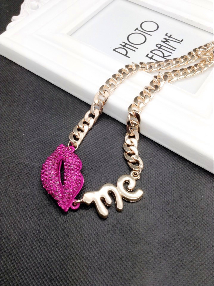 欧美潮牌性感嘴唇红唇字母me夸张短项链锁骨链韩版女饰品69