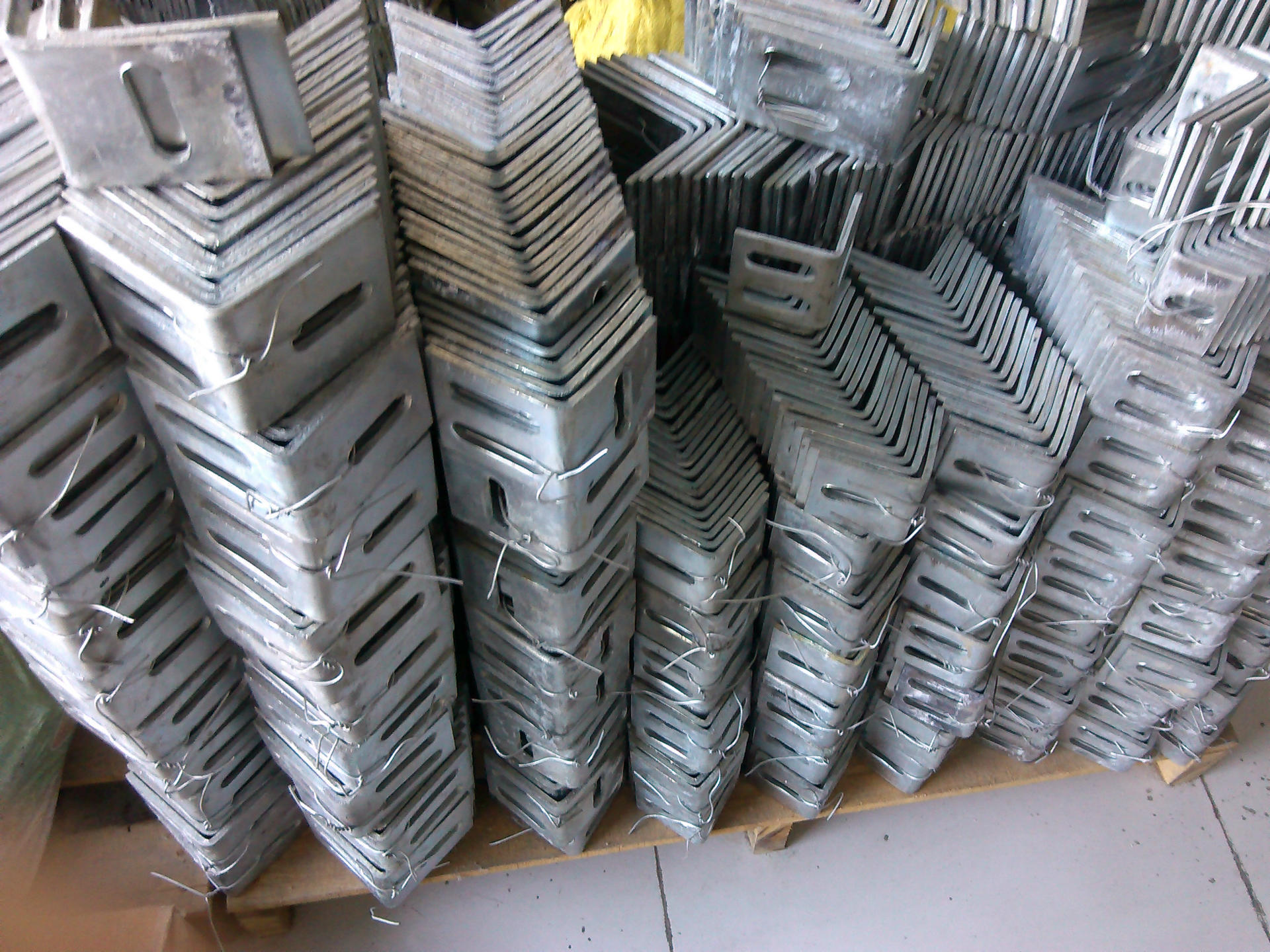 供应 佛山 乐从 各种规格镀锌角码