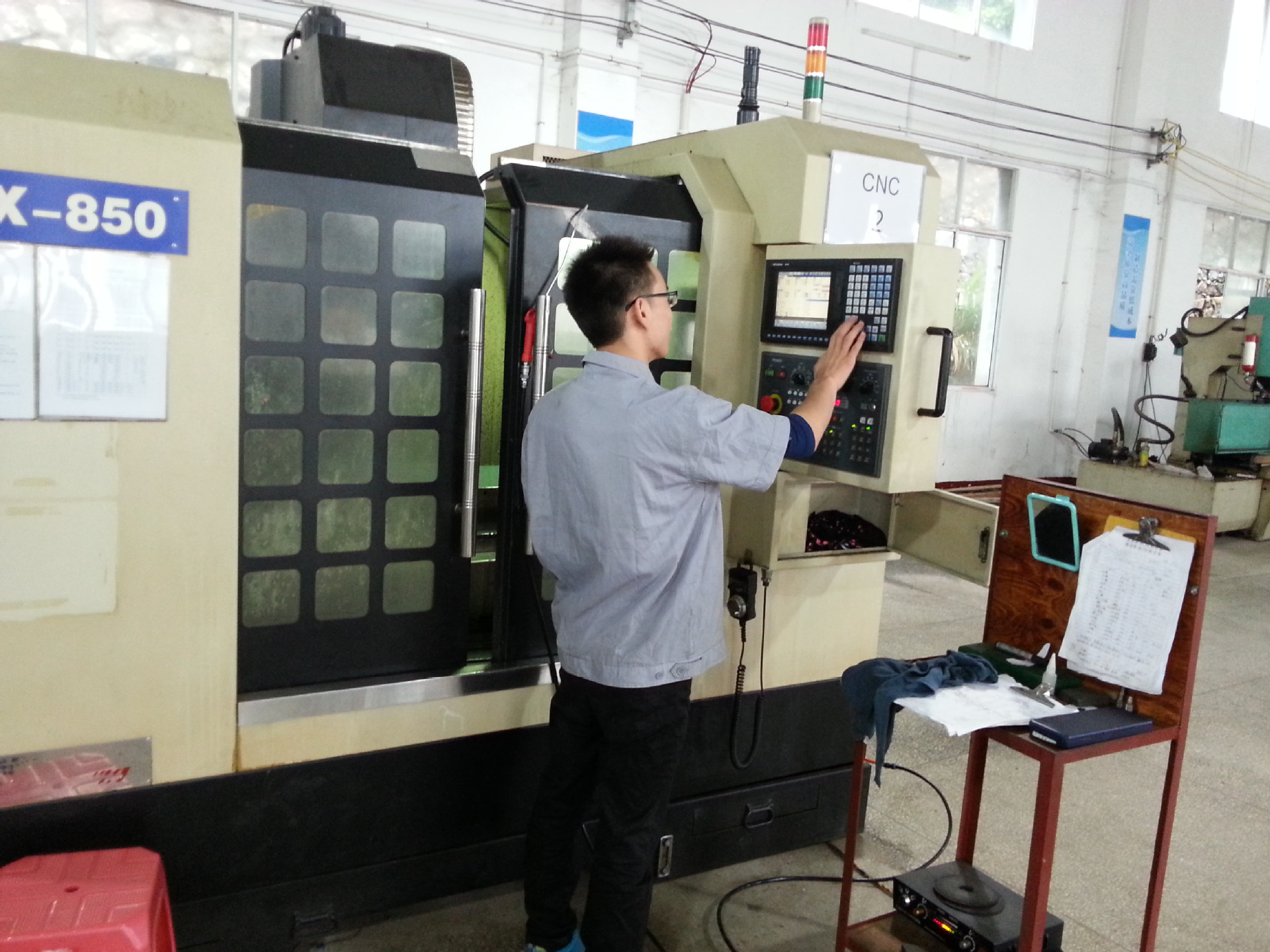 jy-01 商品颜色: 白 材料组成: 718模具钢 3c认证或第三方质检报告