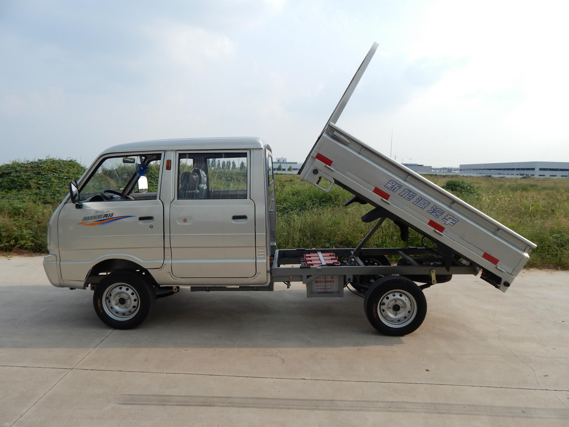 奔玛皓鸿新能源电动双排微卡载人拉货两用招商加盟