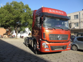 東風新天龍6*4國四牽引車