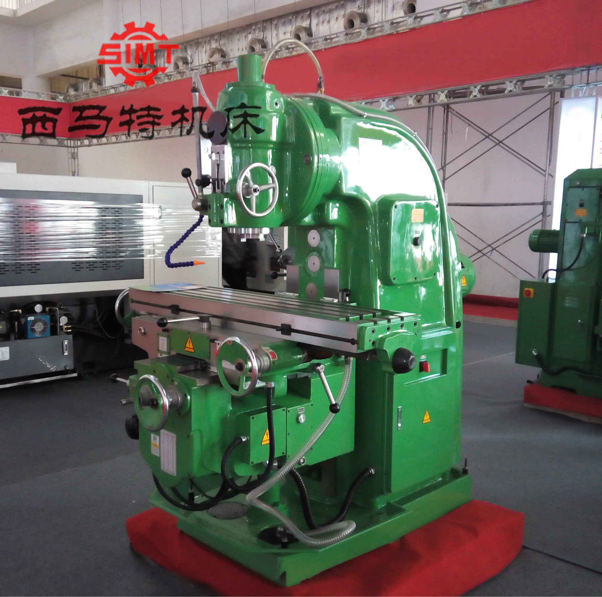 主要产品有钻床,铣床,金属带锯床,车床,数控车床,雕铣机,加工中心等