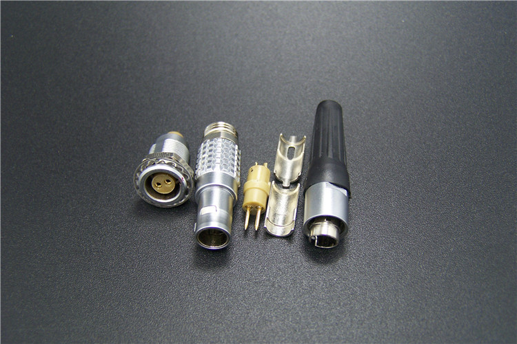 定制接插件:连接未来科技的一张名片